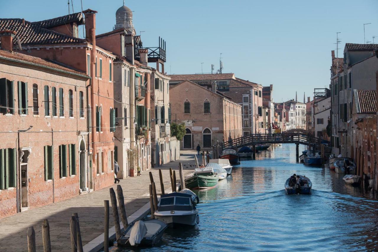 Art Painting With Canal View Apartamento Venecia